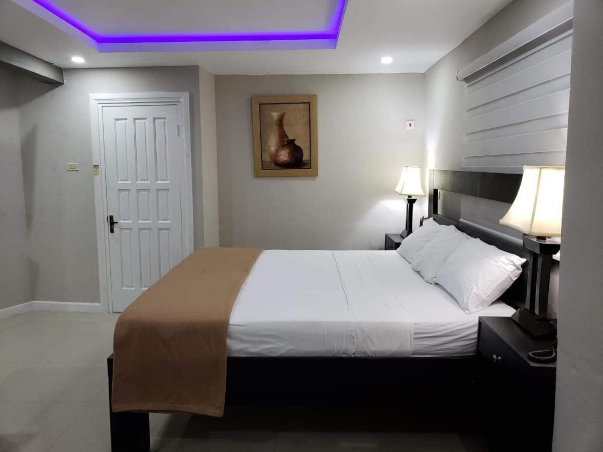 קינגסטון Christar Villas Hotel מראה חיצוני תמונה