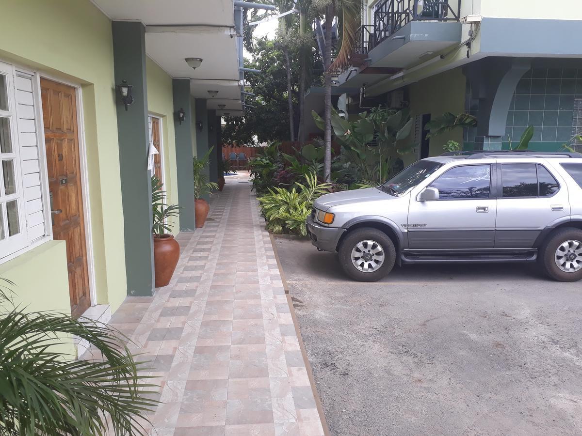 קינגסטון Christar Villas Hotel מראה חיצוני תמונה