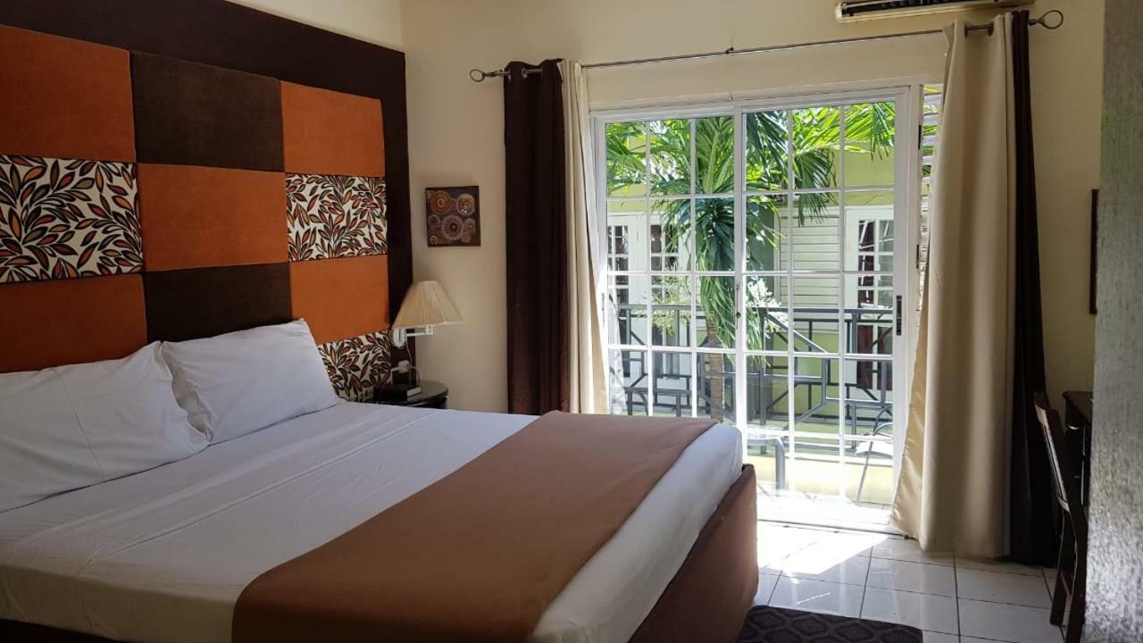 קינגסטון Christar Villas Hotel מראה חיצוני תמונה
