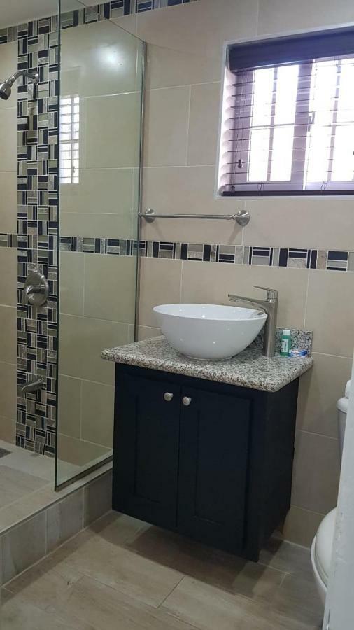 קינגסטון Christar Villas Hotel מראה חיצוני תמונה