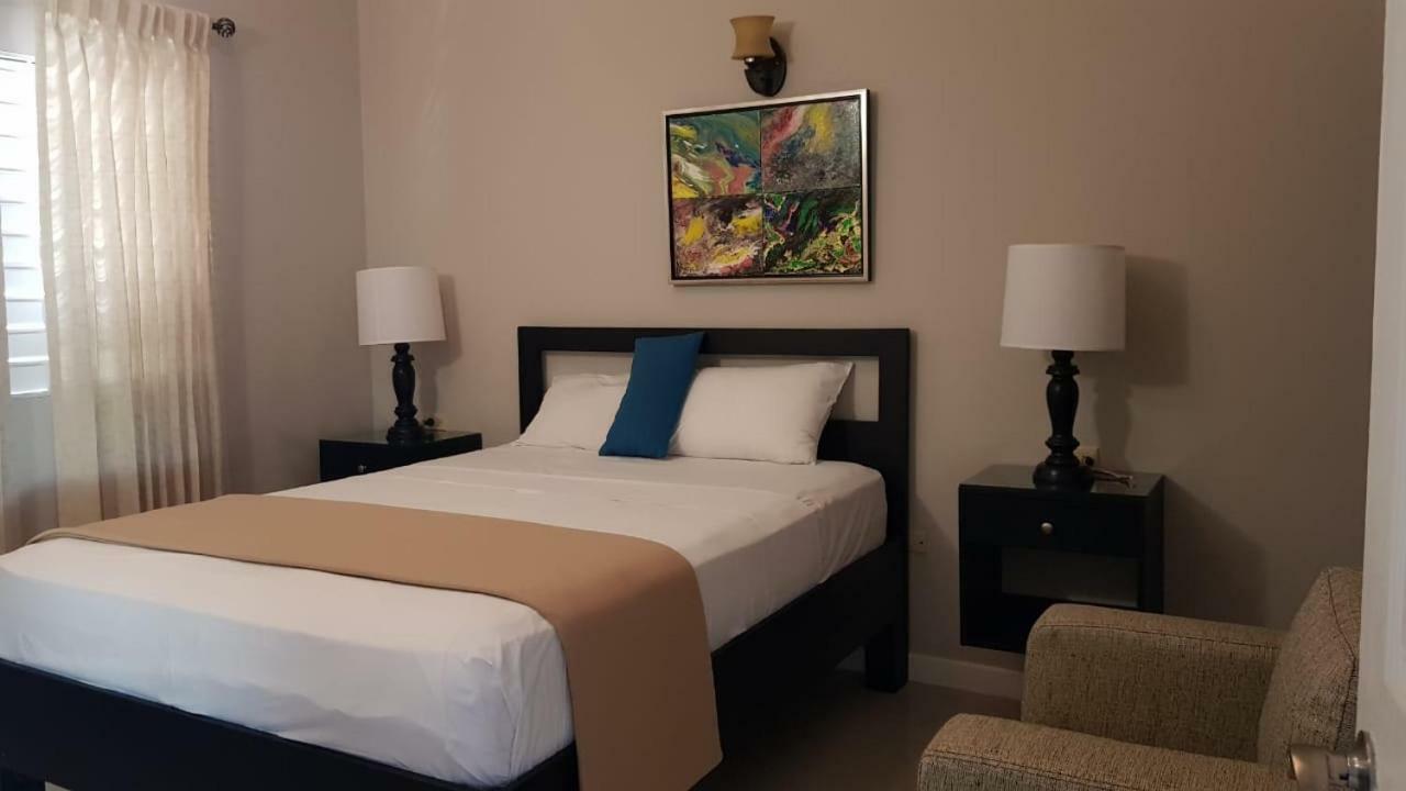 קינגסטון Christar Villas Hotel מראה חיצוני תמונה