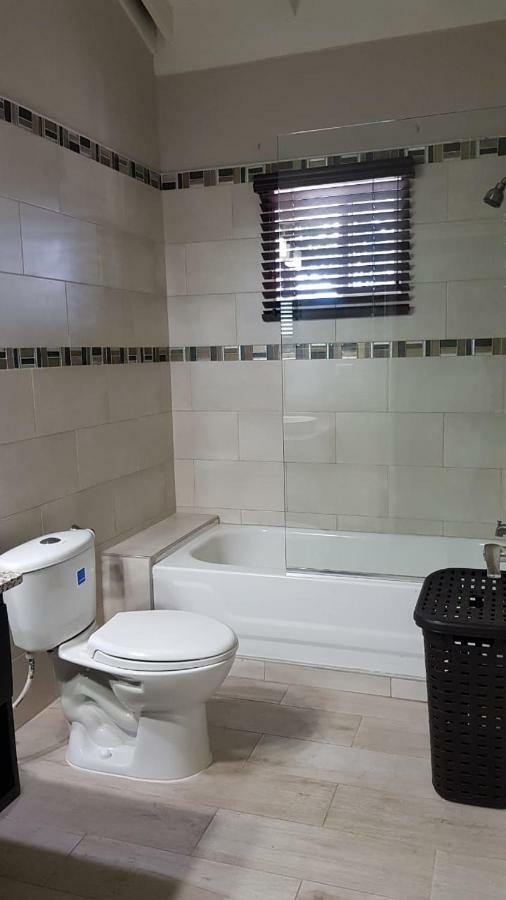 קינגסטון Christar Villas Hotel מראה חיצוני תמונה