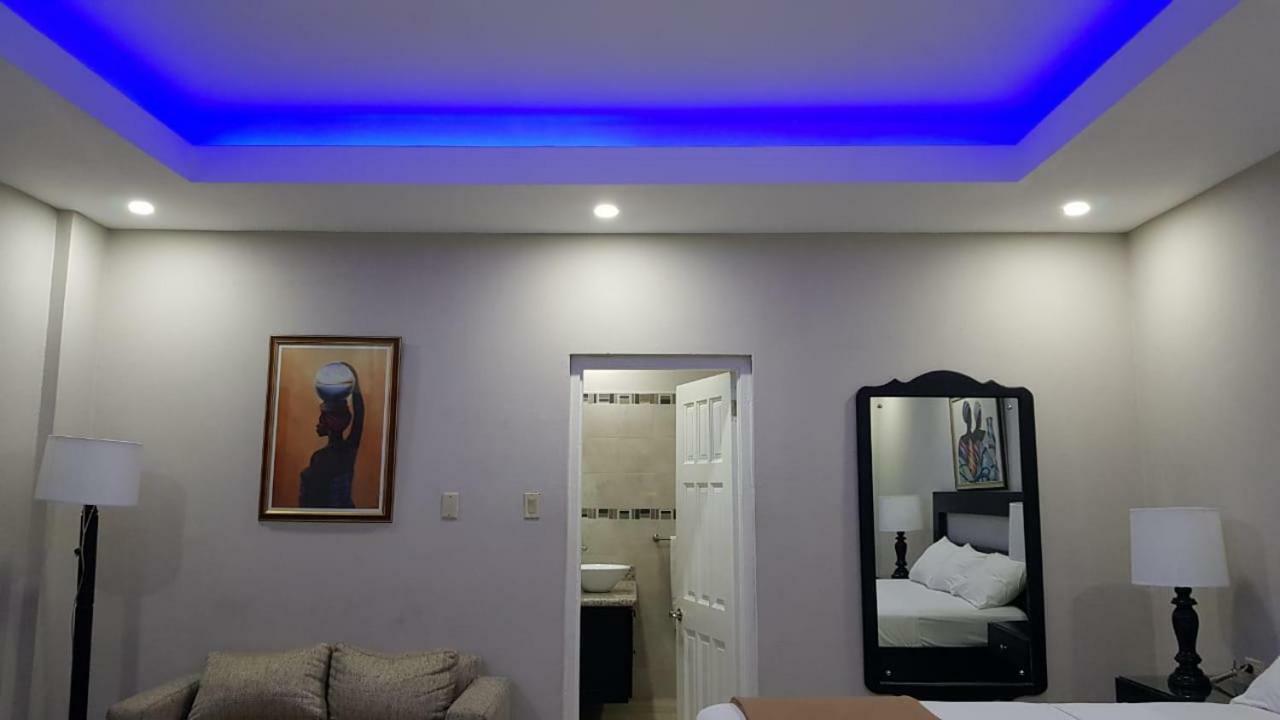 קינגסטון Christar Villas Hotel מראה חיצוני תמונה