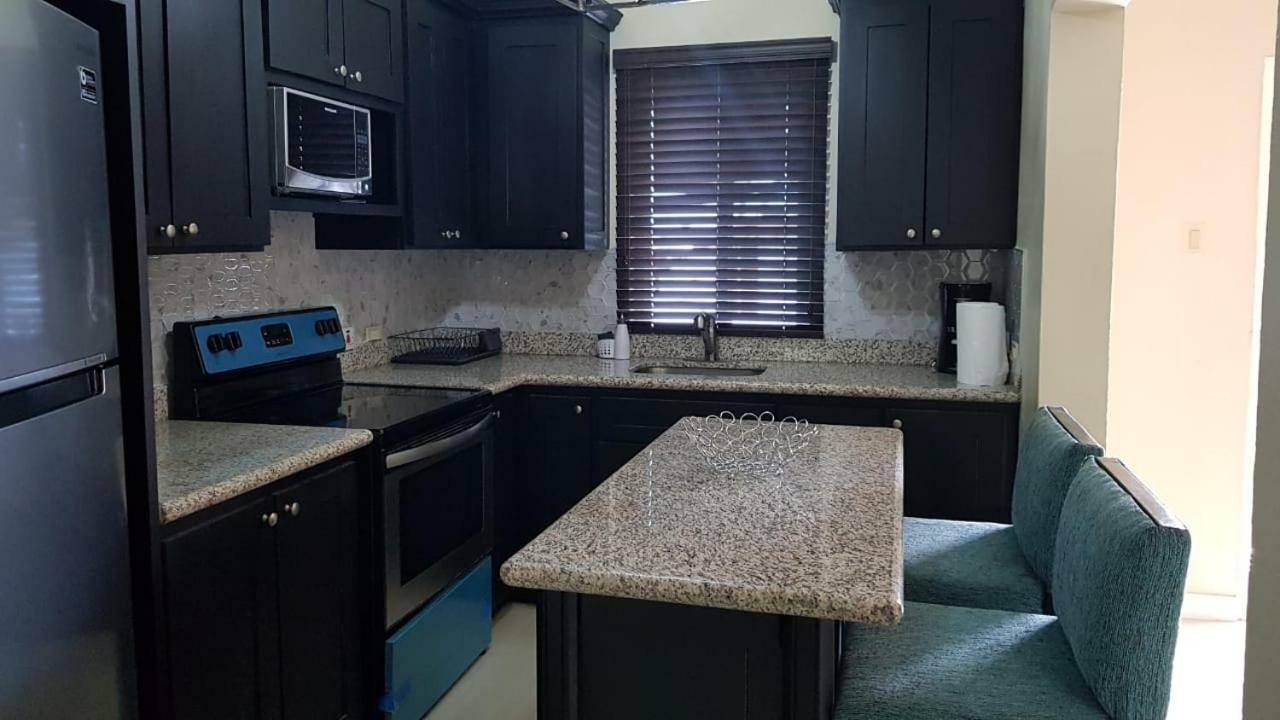 קינגסטון Christar Villas Hotel מראה חיצוני תמונה