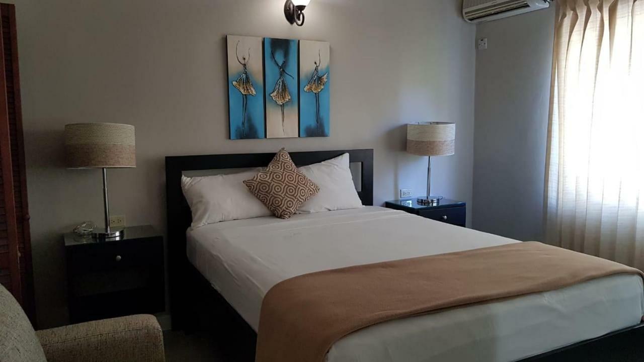 קינגסטון Christar Villas Hotel מראה חיצוני תמונה