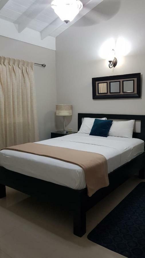 קינגסטון Christar Villas Hotel מראה חיצוני תמונה